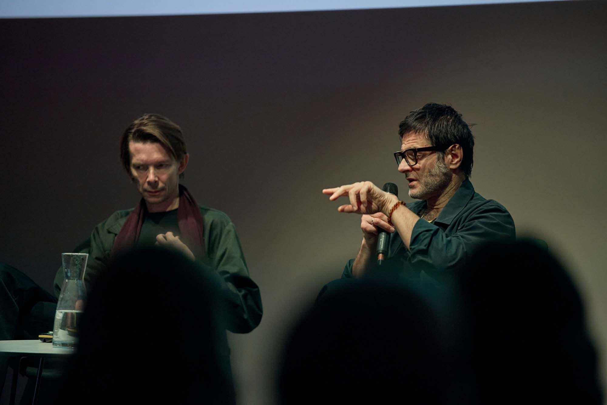 Adam Szymczyk and Wilhelm Sasnal during the conversation Artist Talk with Wilhelm Sasnal at the Stedelijk Museum on March 30, 2024. Photo: Remco Sijtzema.