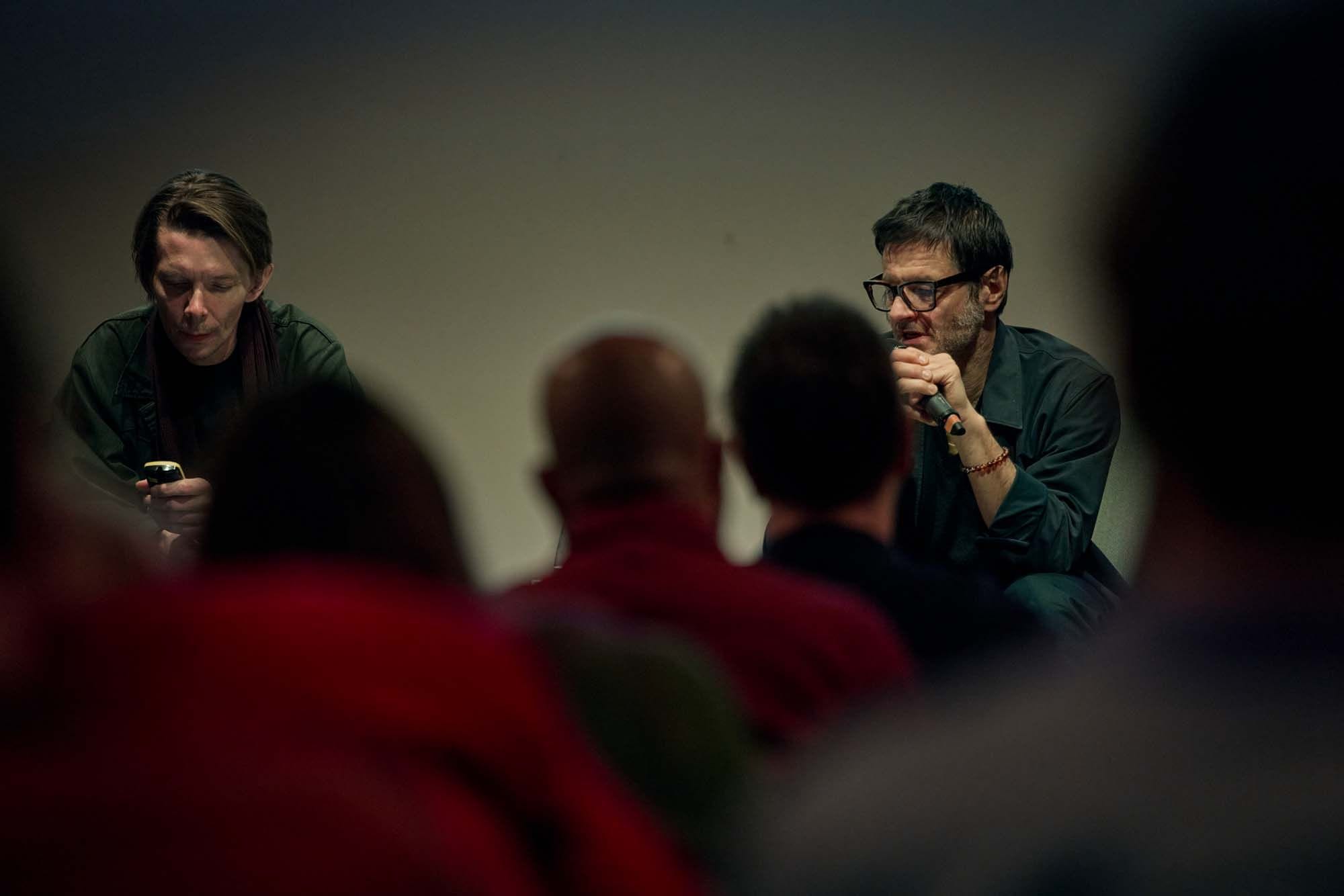 Adam Szymczyk and Wilhelm Sasnal during the conversation Artist Talk with Wilhelm Sasnal at the Stedelijk Museum on March 30, 2024. Photo: Remco Sijtzema.