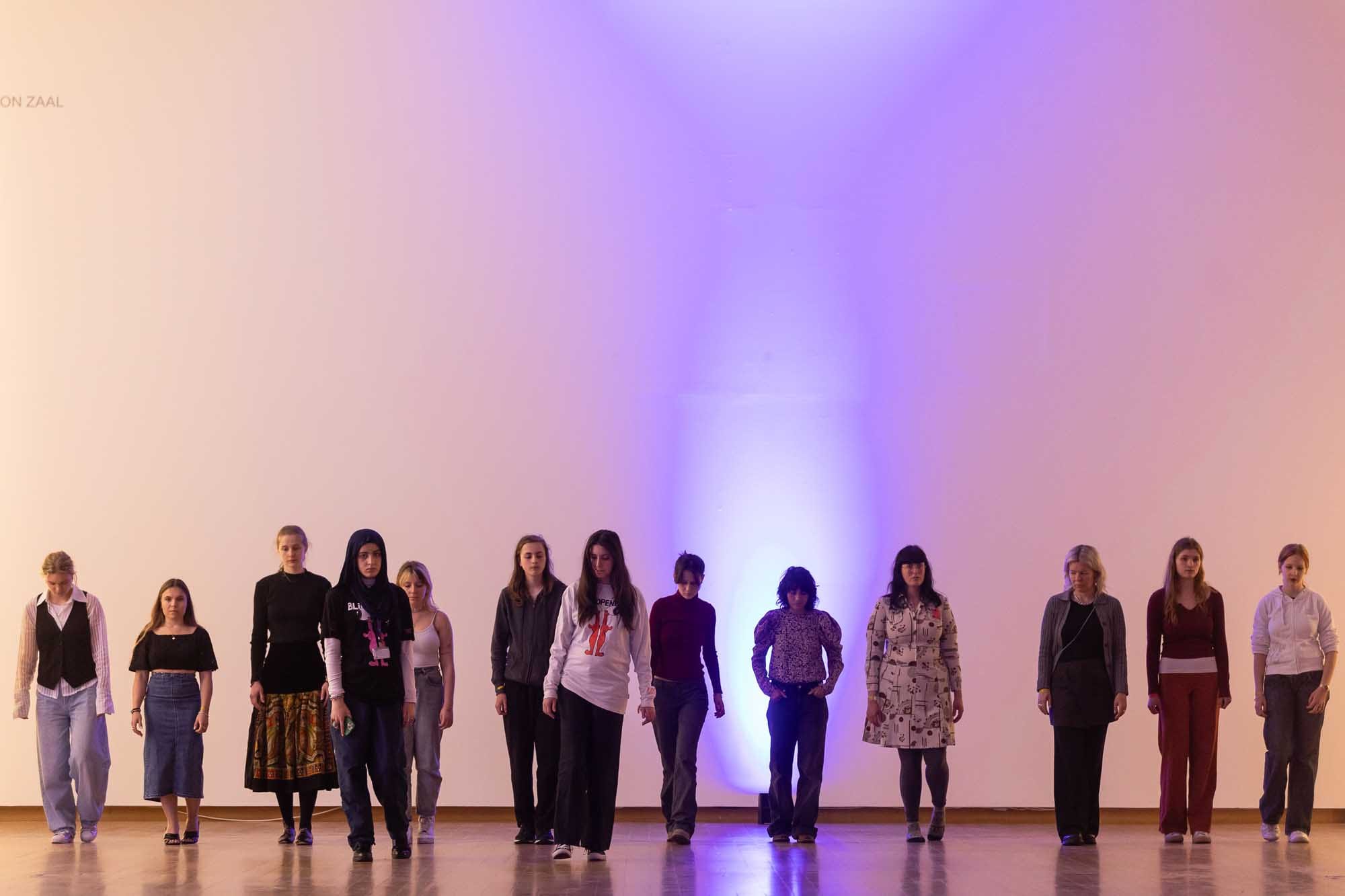 Blikopeners lead a workshop 'slow walking' during the Marina Abramovic exhibition, 2024, Maarten Nauw (Do Blikopener Alumni Influence the World of Arts, Culture, and Creativity)